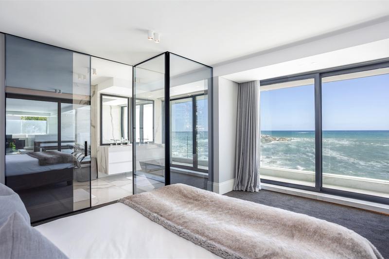 5 Bedroom Property for Sale in Bantry Bay Western Cape